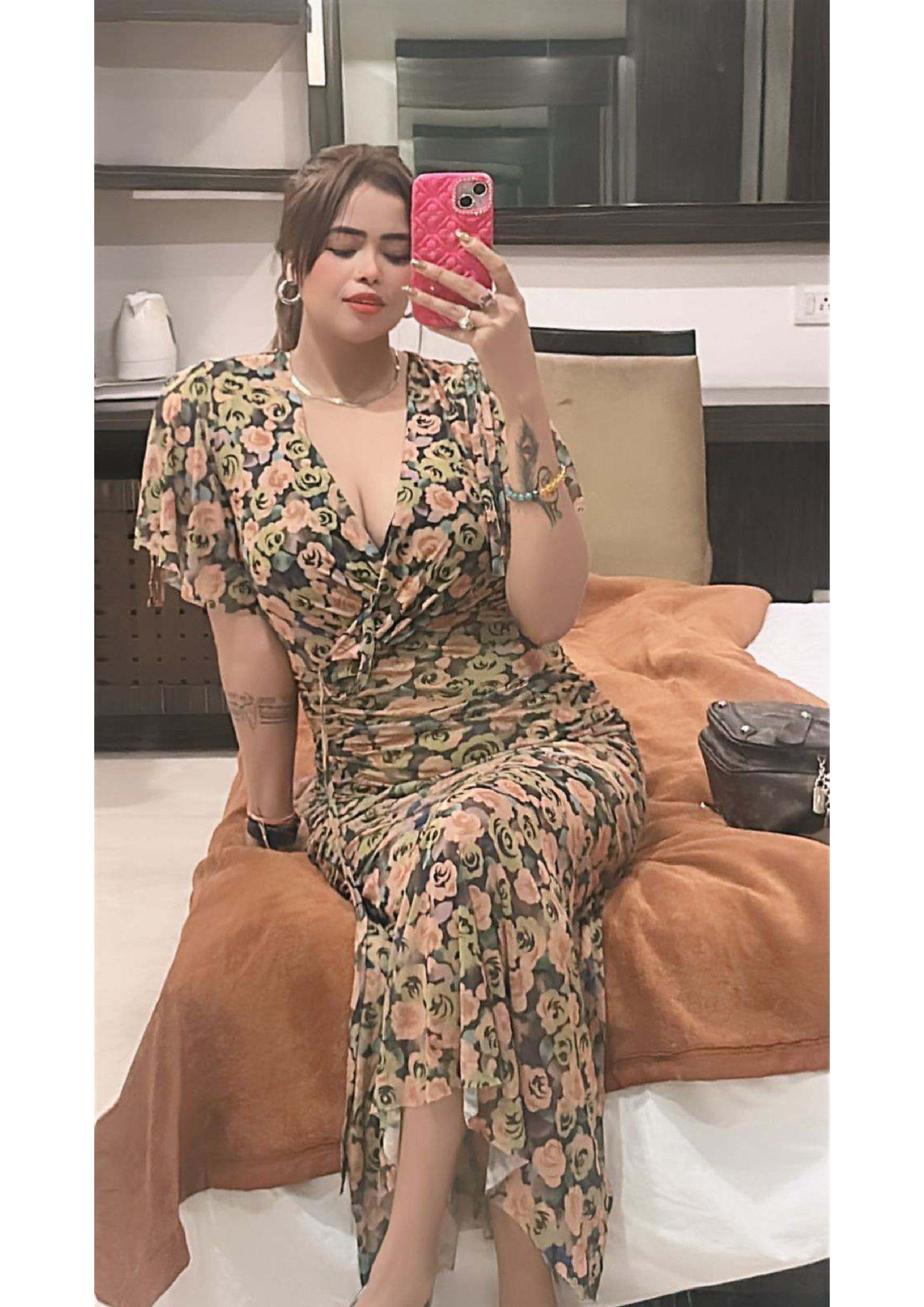 /storage/photos/1/priya-go-air-cabin/GO AIR CABIN ATTAINDANT PRIYA-images-8.jpg